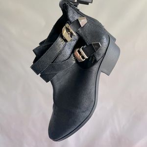 Saychelles Scoundrel Cut-out Ankle Bootie Womens Size 10